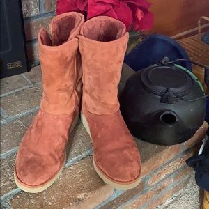 UGG BOOTS